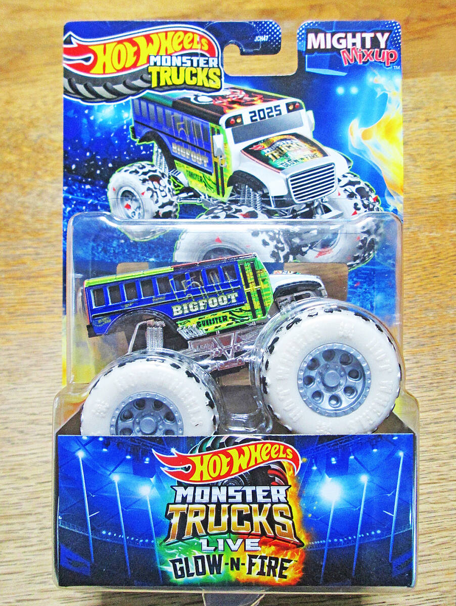 ★超入手困難 レア★Monster Trucks LIVE Show 限定 MIGHTY Crusher/スクルール バス モンスタートラック/スカル/骸骨/Bone Shaker BIGFOOT_画像9