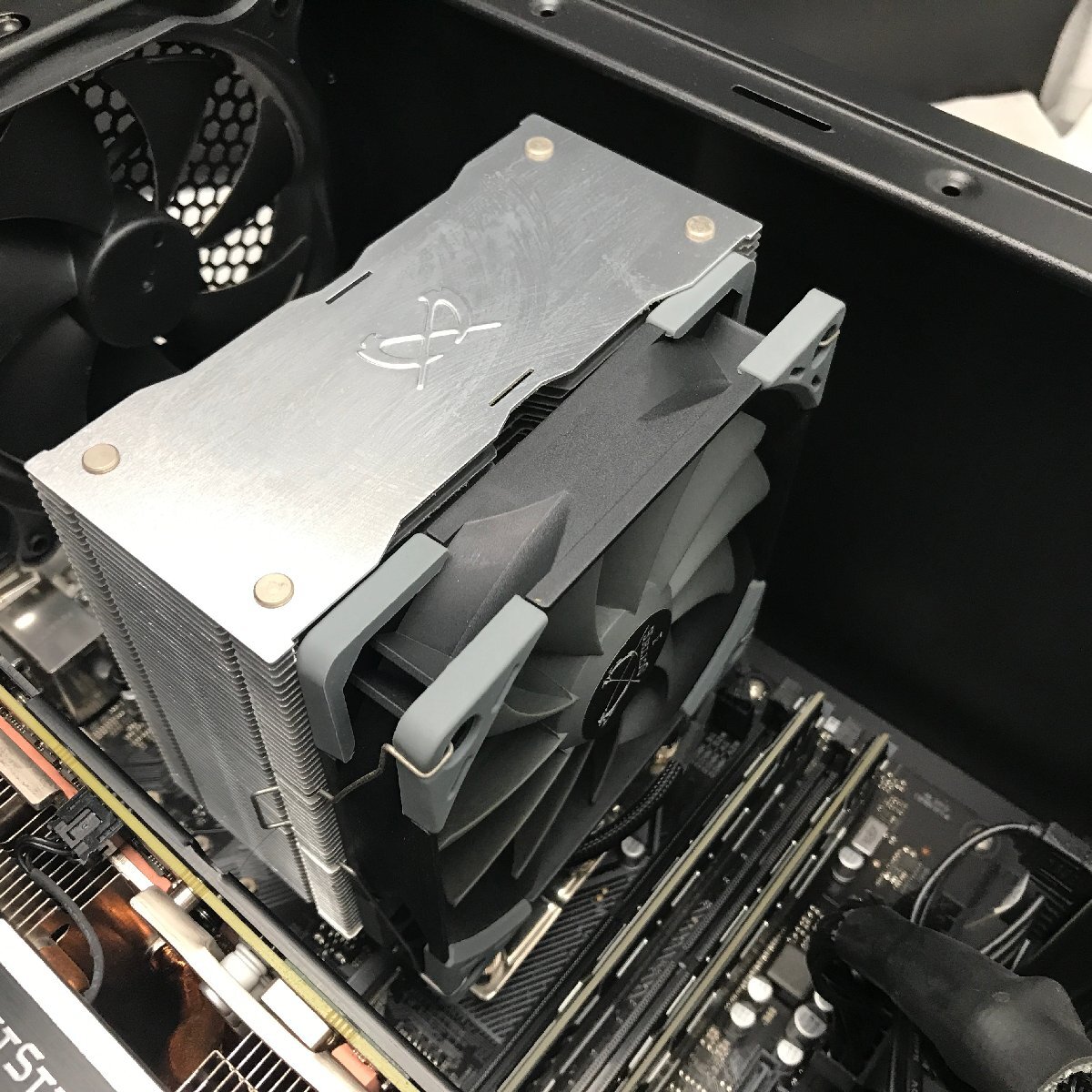 Sycom BTOゲーミングPC Core i7 9700K 3.60GHz/16 GB/500 GB(NVMe) 〔1010D07〕_画像6