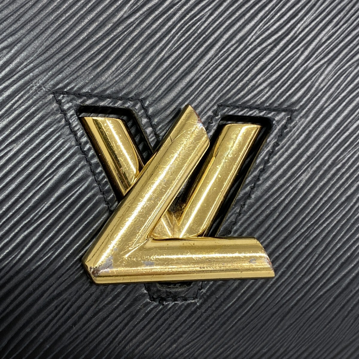 【5mc3657-h】ルイヴィトン ショルダーウォレット エピ ポルトフォイユツイストベルト M68750 ノワール【中古】レディース_画像6