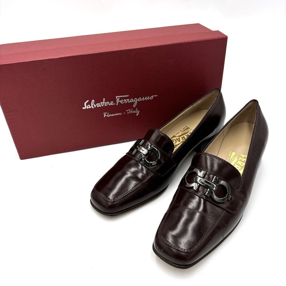 * с коробкой сделано в Италии ' высококлассный женская обувь ' Salvatore Ferragamo Salvatore Ferragamo натуральная кожа gun chi-ni каблук / туфли-лодочки 5C 22cm женский 