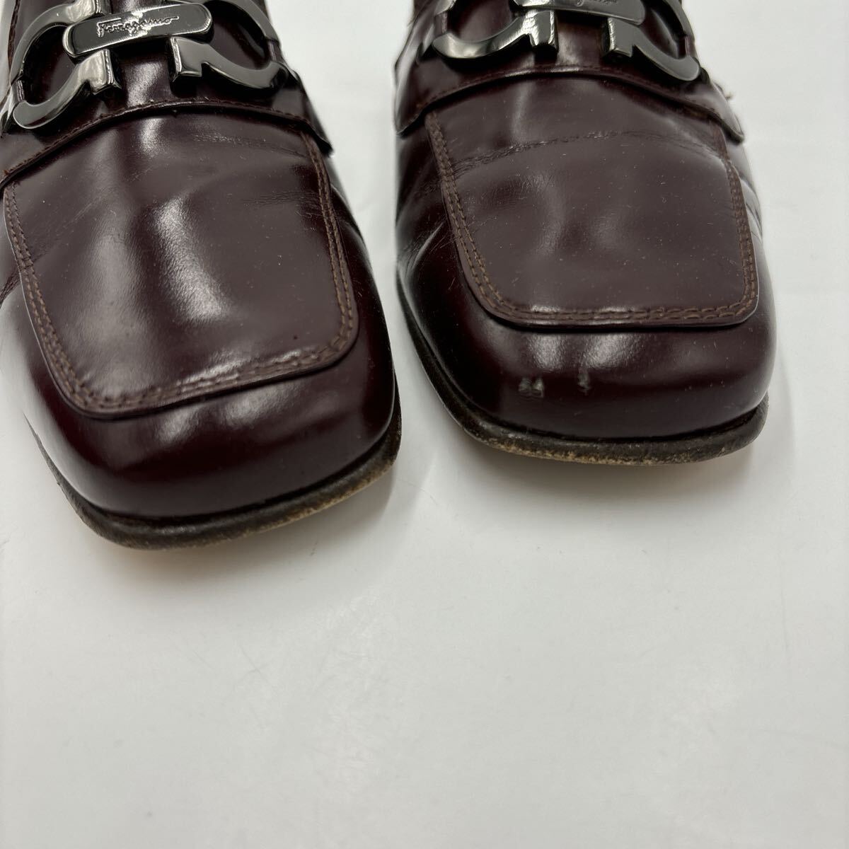 * с коробкой сделано в Италии ' высококлассный женская обувь ' Salvatore Ferragamo Salvatore Ferragamo натуральная кожа gun chi-ni каблук / туфли-лодочки 5C 22cm женский 