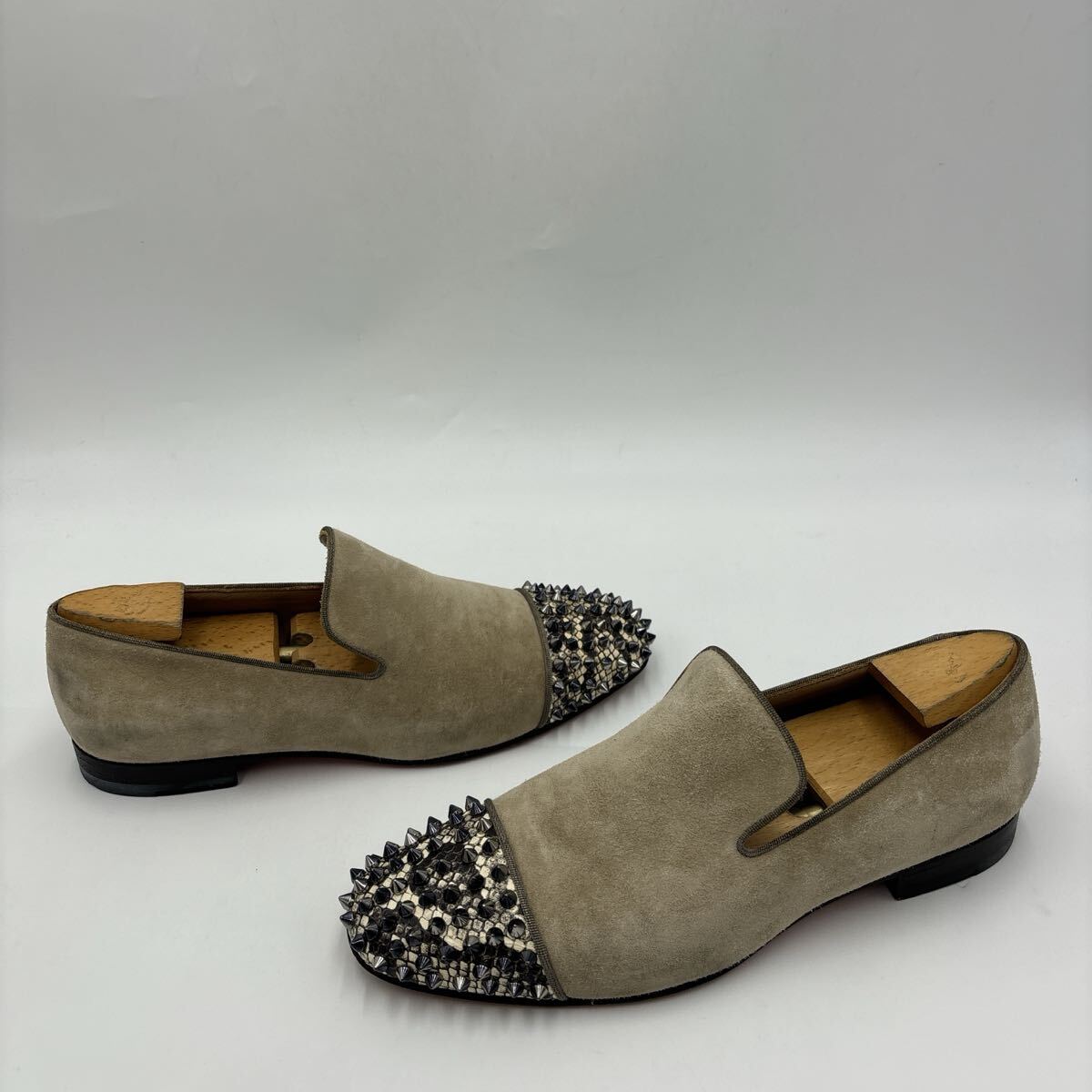 W * イタリア製 '高級紳士靴' Christian Louboutin クリスチャンルブタン 本革 スタッズ オペラシューズ 革靴 ローファー EU41 26cm _画像3