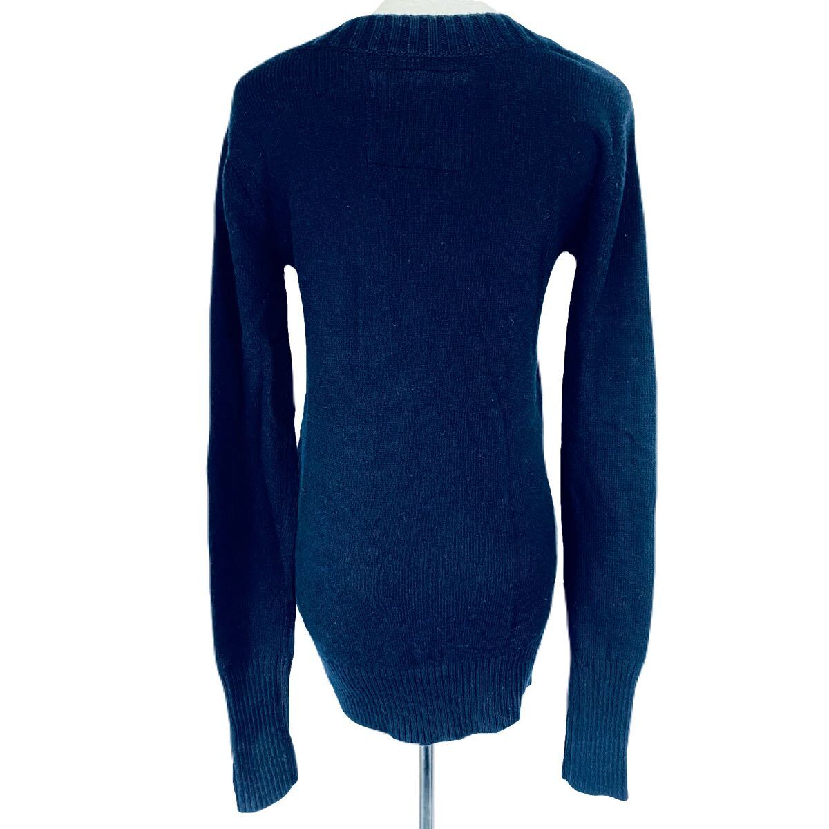 【新品タグ付き】 Abercrombie & Fitch セーター 刺繍 Vネック アバクロンビー レディース ネイビー L_画像9