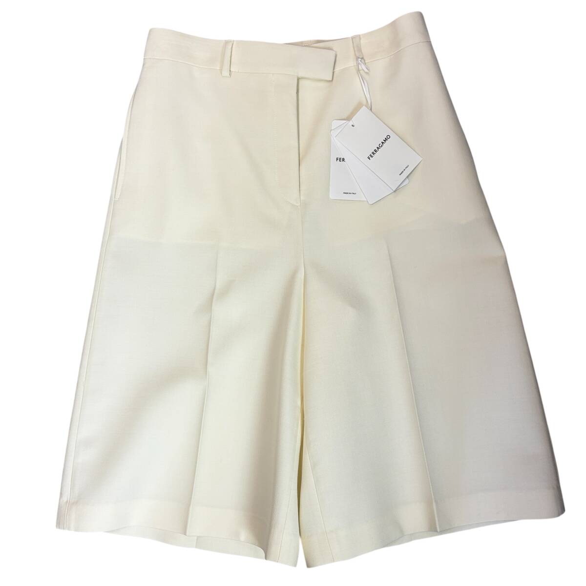 [ не использовался товар ][ справка обычная цена 115,500 иен ] Ferragamo tuck flair шорты #42 tuck брюки flare pants шорты блузон FERRAGAMO