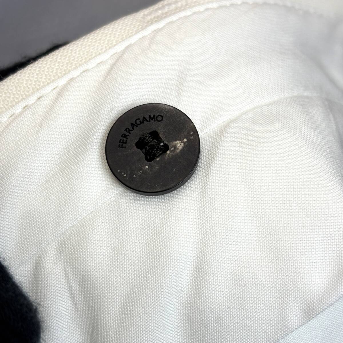 [ не использовался товар ][ справка обычная цена 115,500 иен ] Ferragamo tuck flair шорты #42 tuck брюки flare pants шорты блузон FERRAGAMO