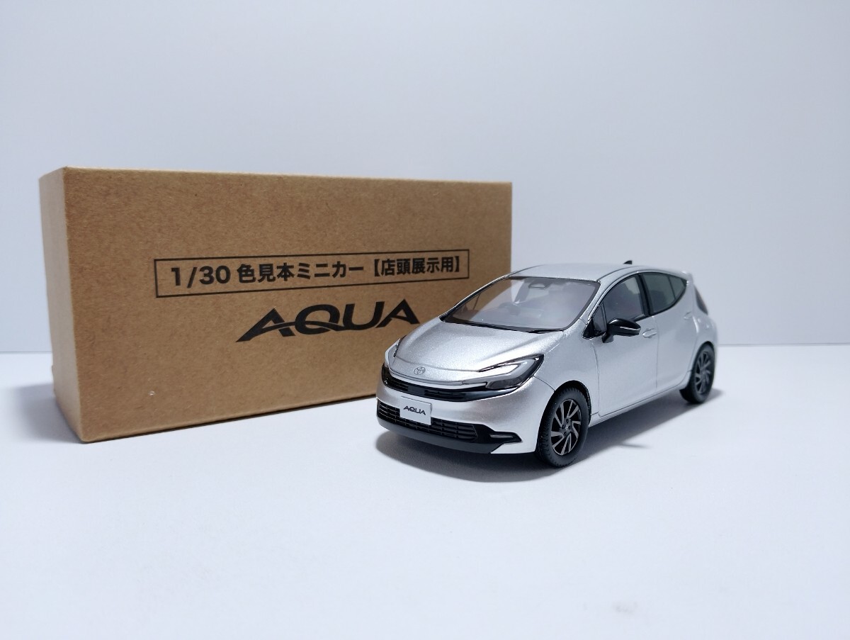 トヨタ 新型アクア 後期型 ミニカーカラーサンプル ブラック 黒【非売品】 トヨタ アクア カラーサンプル ブラックマイカ 209 非売品 1/30