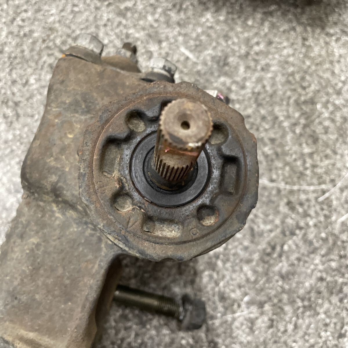 ジャンク　ジムニー JB23 5型 ステアリングギアボックス_画像3