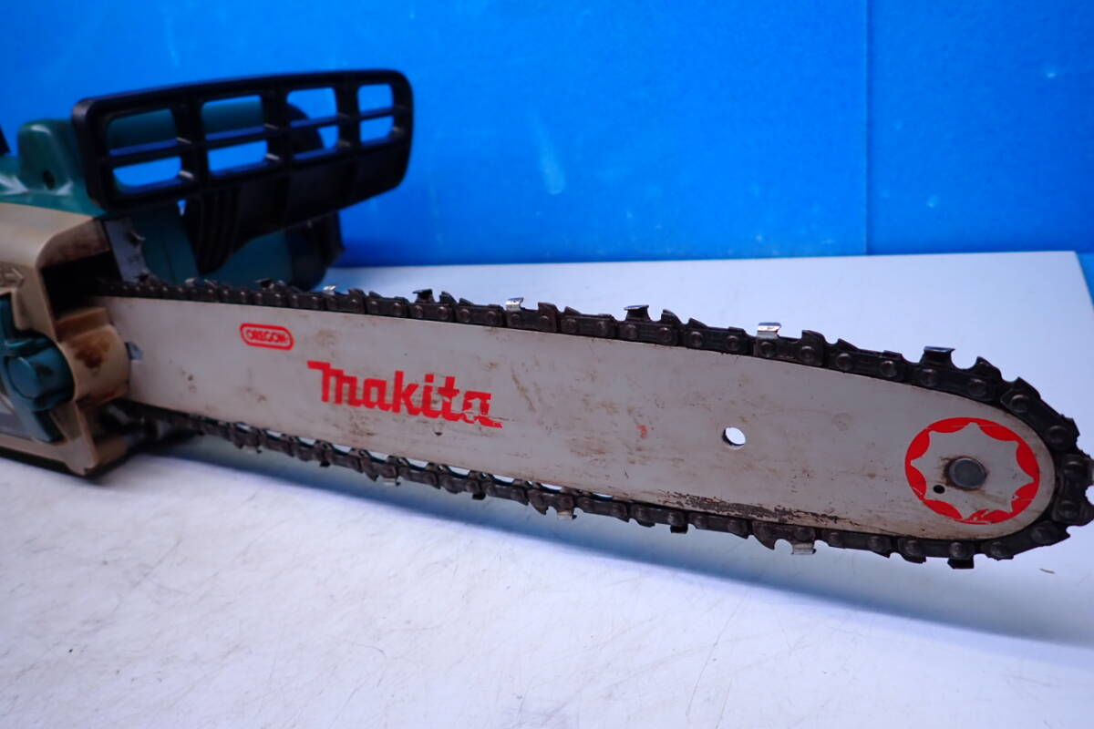 HM134#動作品★消耗少★makita マキタ 電気チェーンソー 350mm MUC350 切断機　_画像3