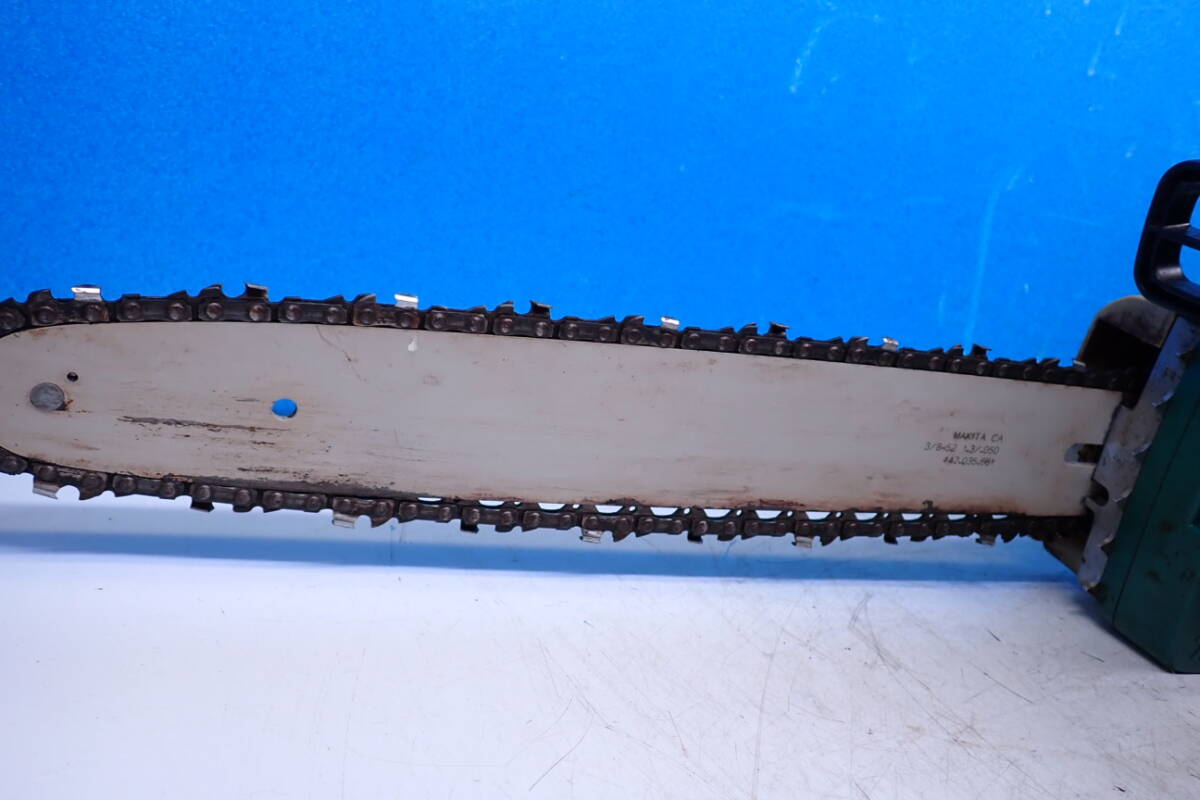 HM134#動作品★消耗少★makita マキタ 電気チェーンソー 350mm MUC350 切断機　_画像9
