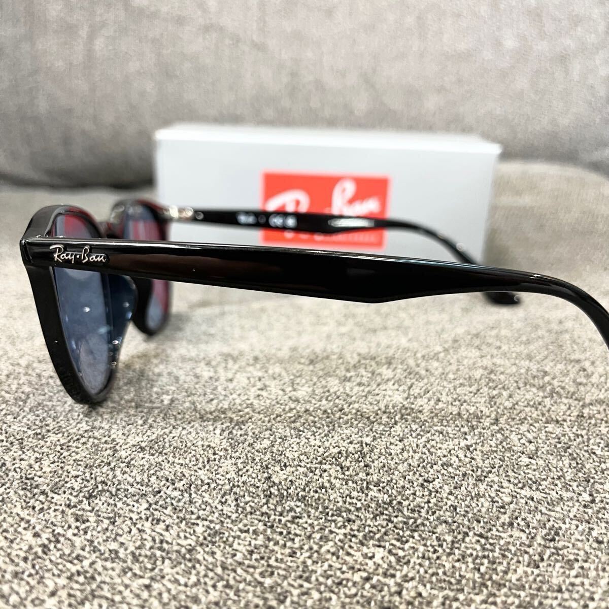 即決!正規品RayBan レイバン サングラス RB4259F 601/80 53 ブラック/ブルー アジアンフィット ルックスオティカジャパン正規 ケース茶_画像3