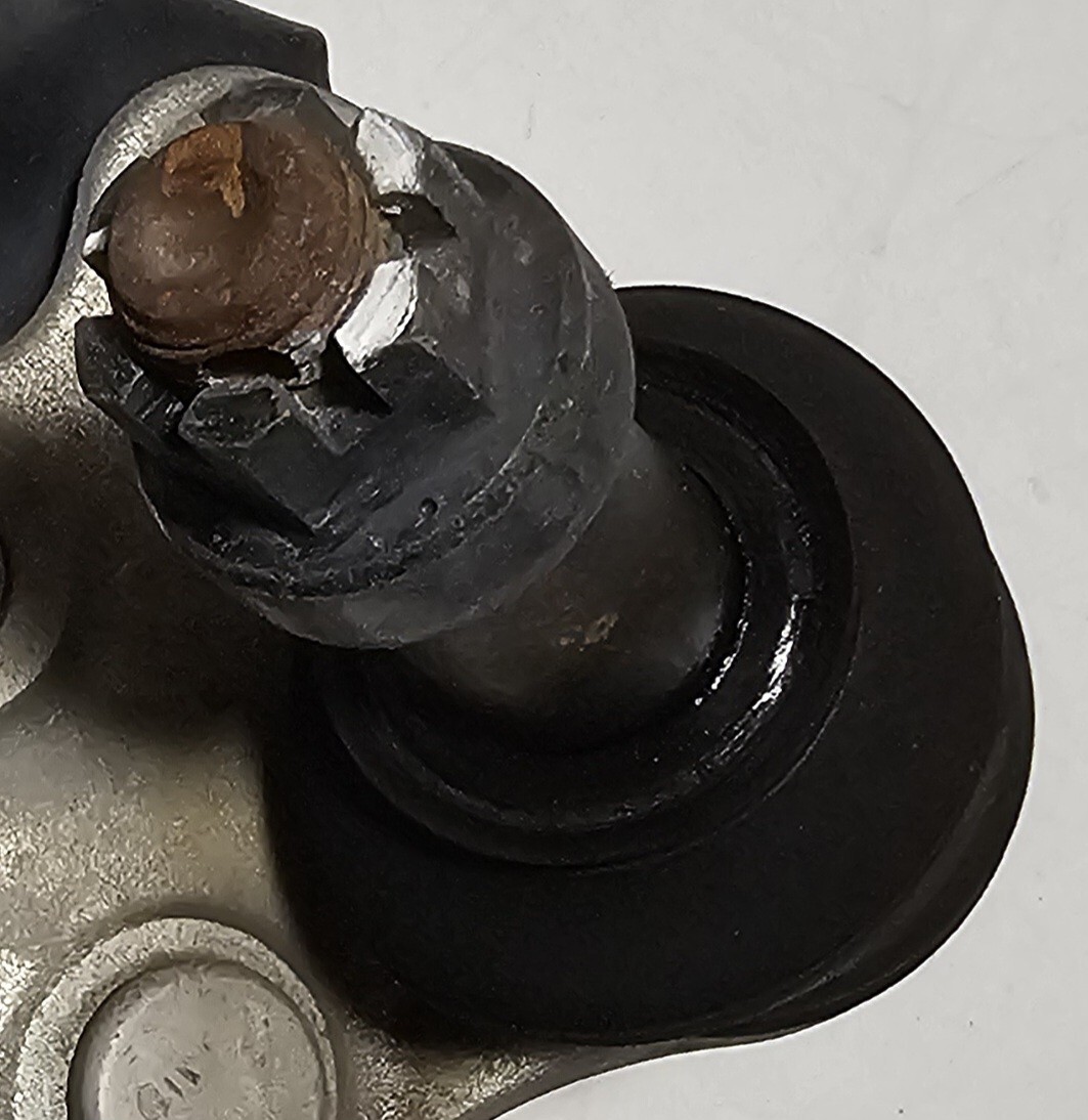 トヨタ RAV4・MXAA52 純正 フロントロアアーム 右 ボールジョイント付 良品 2024年 MXAA54/AXAH54 ハリアーMXUH80/AXUH80 品番:48068-42070_画像2