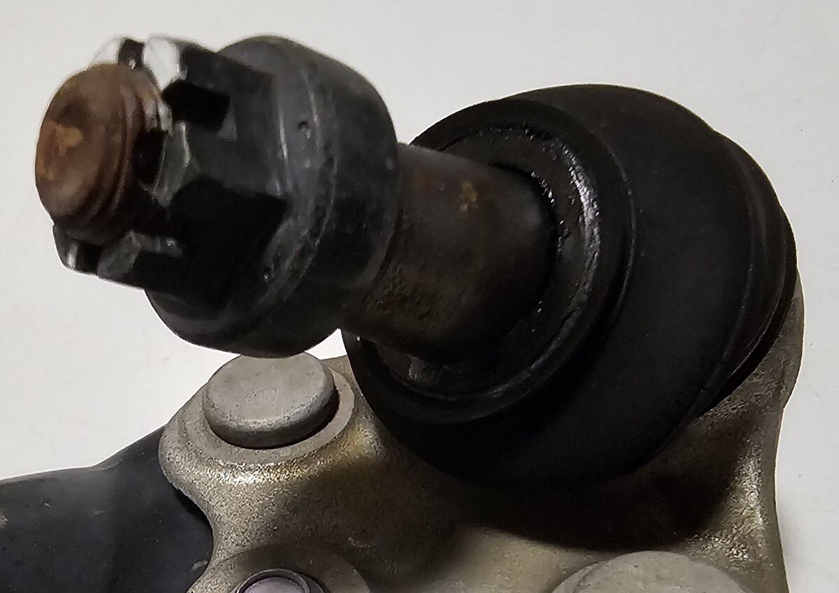 トヨタ RAV4・MXAA52 純正 フロントロアアーム 右 ボールジョイント付 良品 2024年 MXAA54/AXAH54 ハリアーMXUH80/AXUH80 品番:48068-42070_画像4