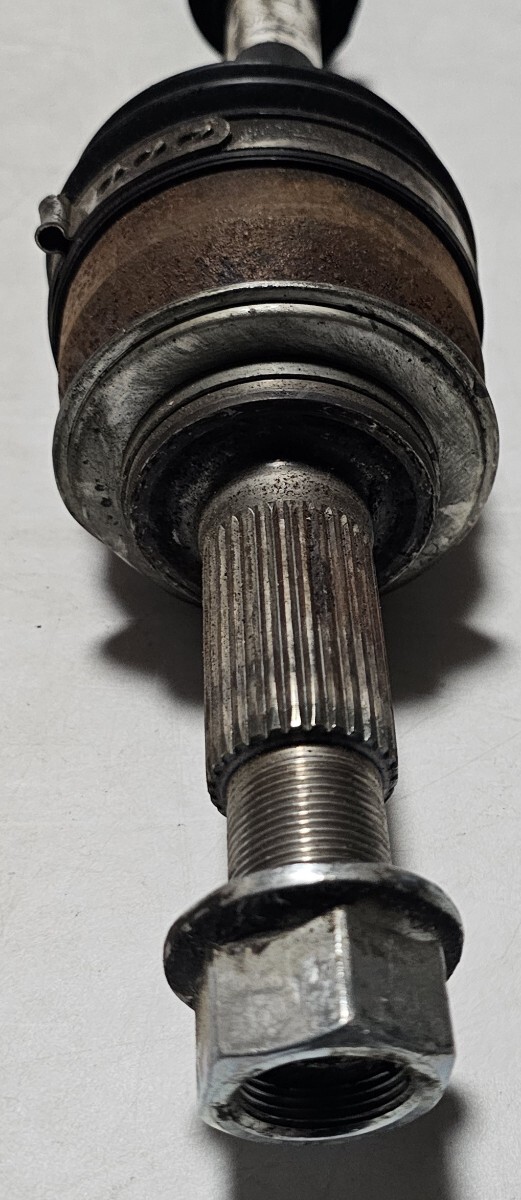 日産 セレナ・FNC28/NC28 純正 MR20DD/4WD フロントドライブシャフト 左 ASSY 良品 低走 2023年車 ※4WD専用 品番:39101-7DC0A_画像2
