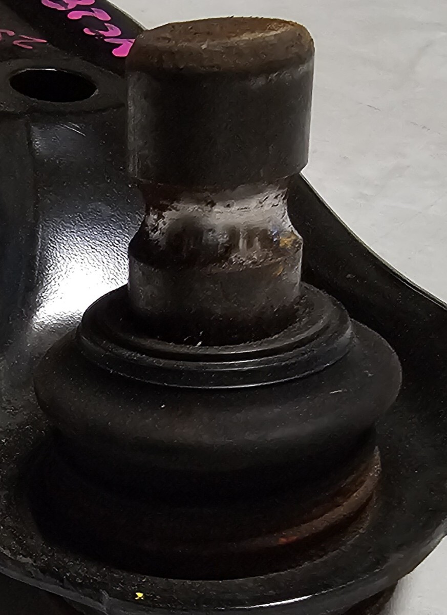 日産 セレナ・FNC28 純正 フロントロアアーム 右 ボールジョイント付 良品 低走 2023年車 C28/NC28/FC28/GC28/GFC28/SNC28品番:54500-7DA0A_画像3