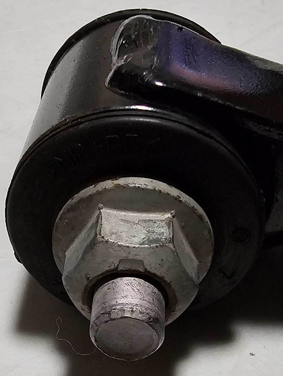 日産 セレナ・FNC28 純正 フロントロアアーム 右 ボールジョイント付 良品 低走 2023年車 C28/NC28/FC28/GC28/GFC28/SNC28品番:54500-7DA0A_画像7