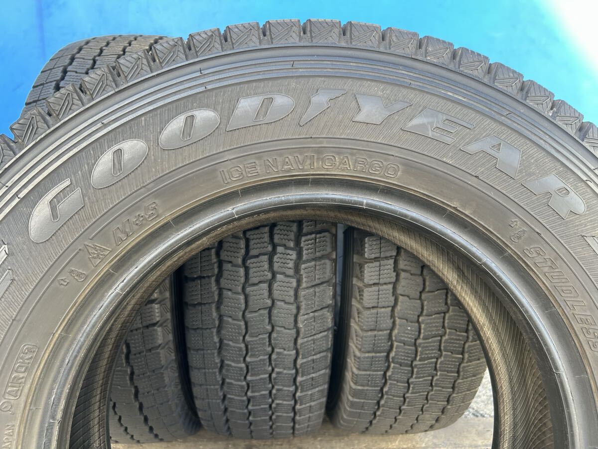 195/75R15 109/107L LT GOODYEAR ICE NAVI CARGO 4本セット　2022年製　(1d) バリバリ山_画像9