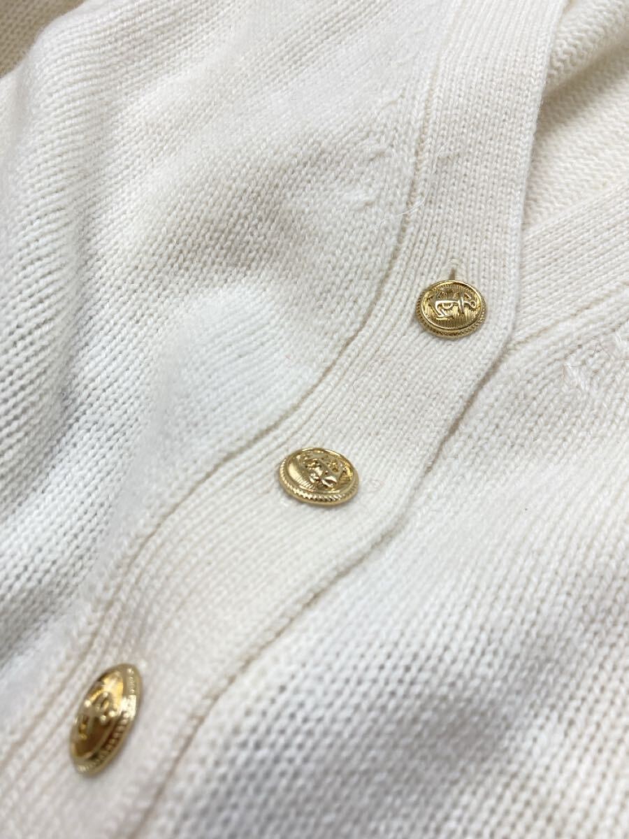ZARA ザラ★タグ付き未使用★大人素敵★ウール100% ゴールド釦 シンプル ニットカーディガン セータートップス★オフホワイト Lサイズ 1037_画像6