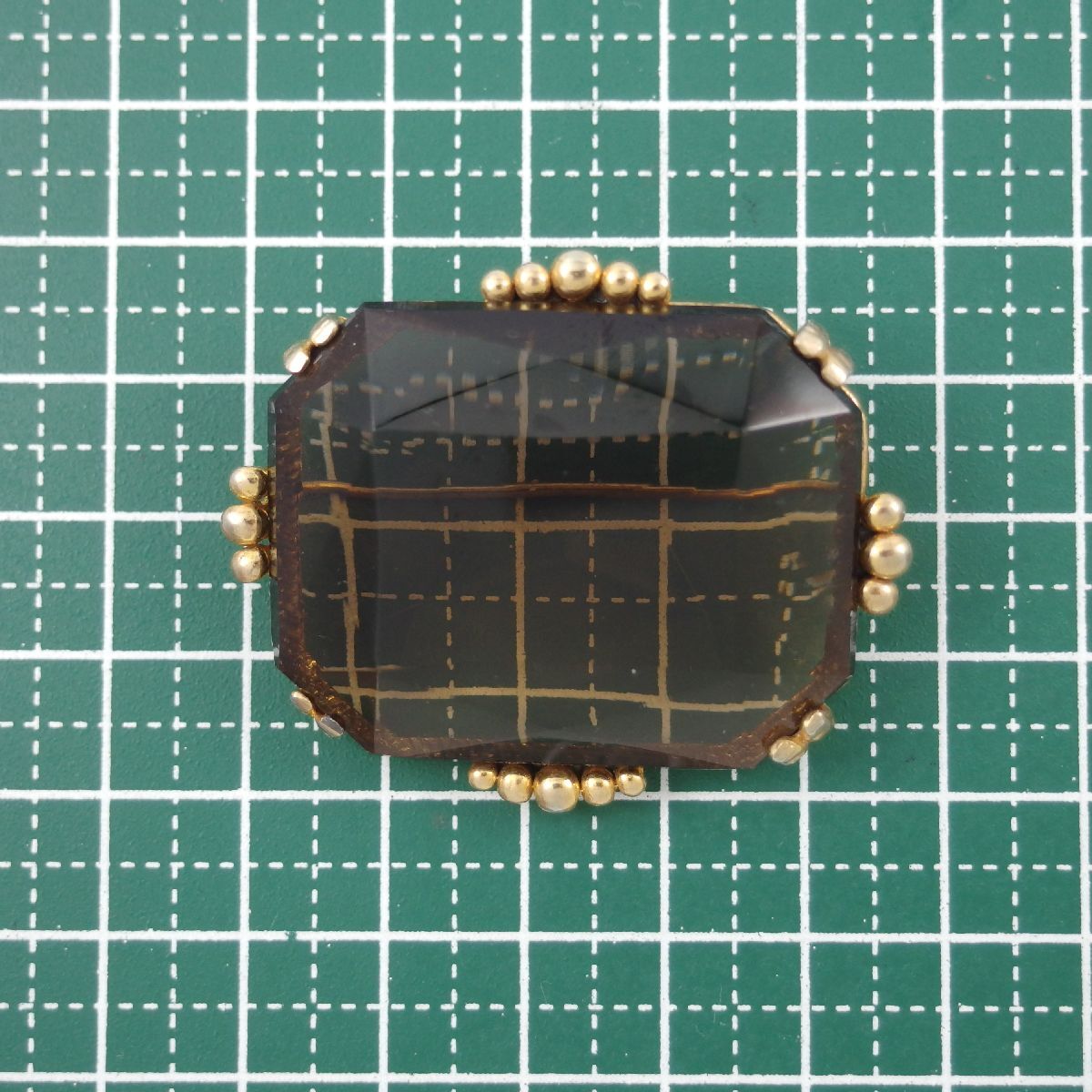 UK4330◆ 大粒 ブラウン系ガラスストーン こげ茶色 スクエア 色石 英国 イギリス ◆ ヴィンテージブローチ ◆_画像6