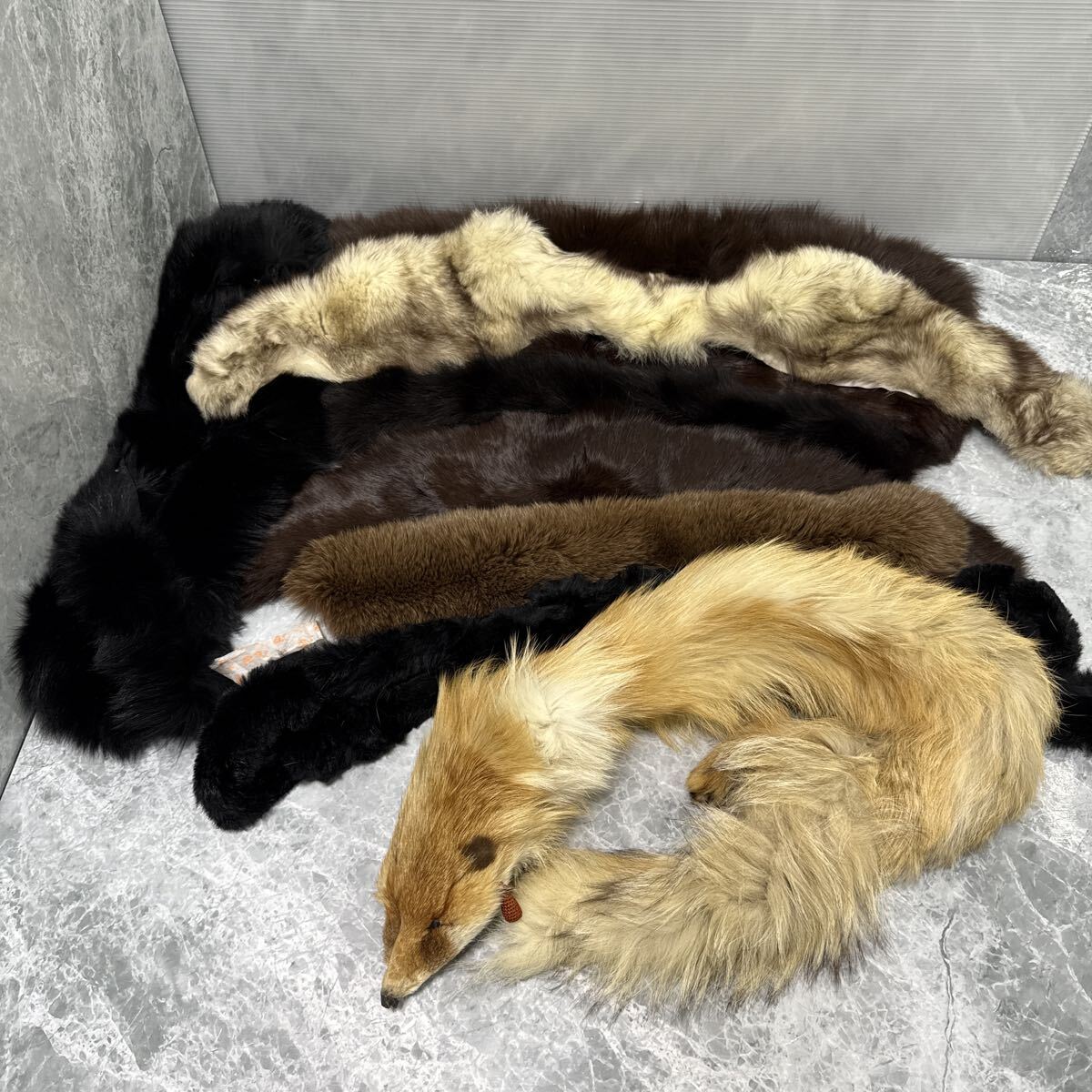 毛皮 襟巻き ファー ショール リアルファー ティペット 11本 ※詳細不明につきジャンク扱い_画像1