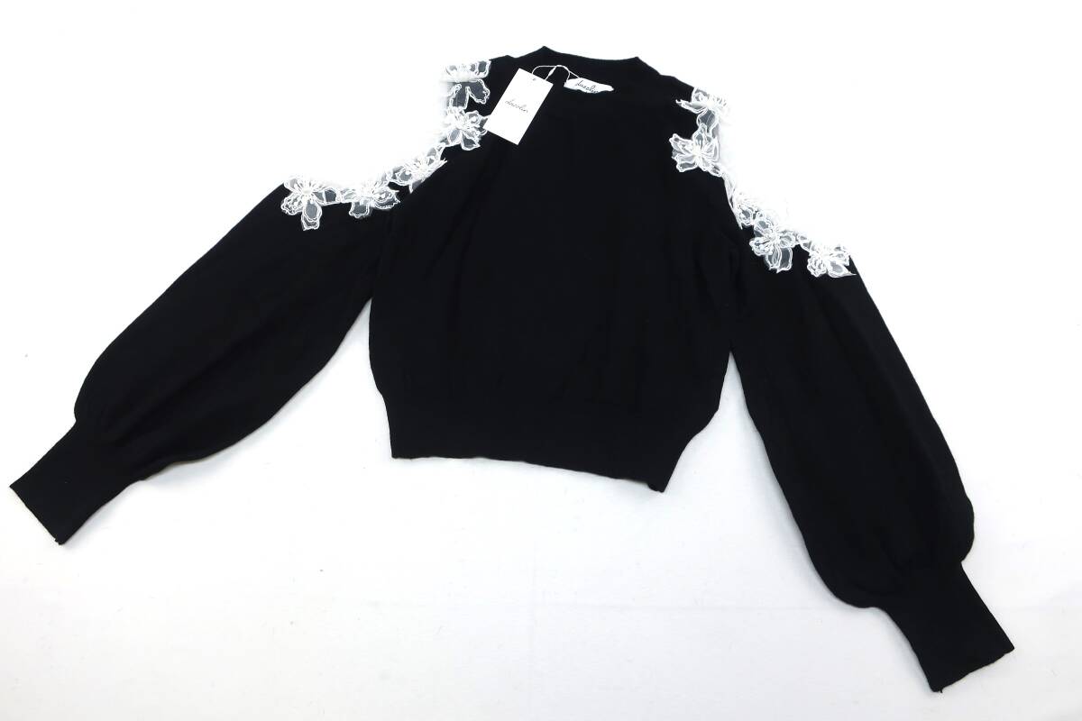 【送900円】2395 未着用品 dazzlin ダズリン ショルダーシアーニット バルーンスリーブ 花飾り パール 長袖 ブラック F _画像1