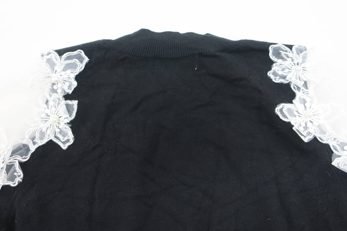 【送900円】2395 未着用品 dazzlin ダズリン ショルダーシアーニット バルーンスリーブ 花飾り パール 長袖 ブラック F _画像10