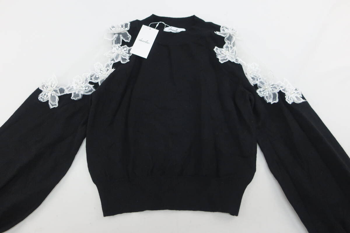 【送900円】2395 未着用品 dazzlin ダズリン ショルダーシアーニット バルーンスリーブ 花飾り パール 長袖 ブラック F _画像2