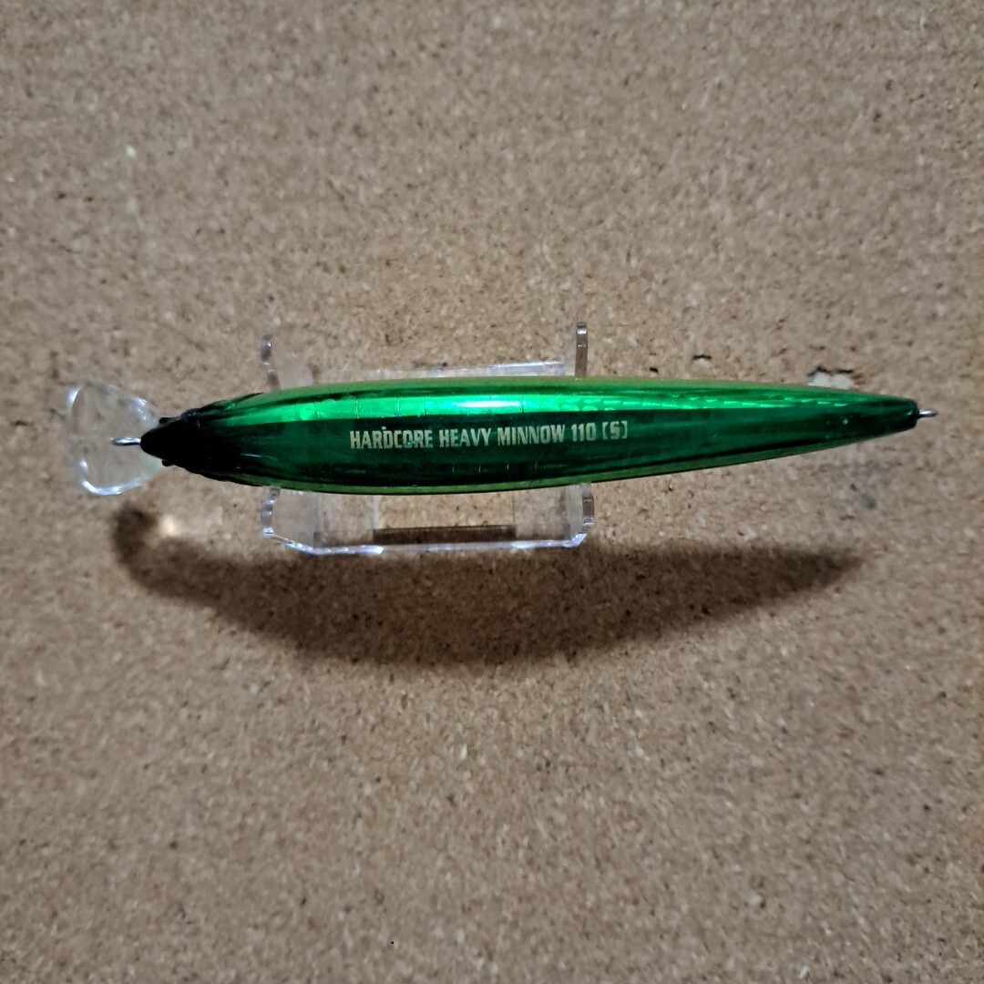 中古品 デュエル ハードコア ヘビーシンキングミノー110S ゴールドグリーン 送料140円_画像2