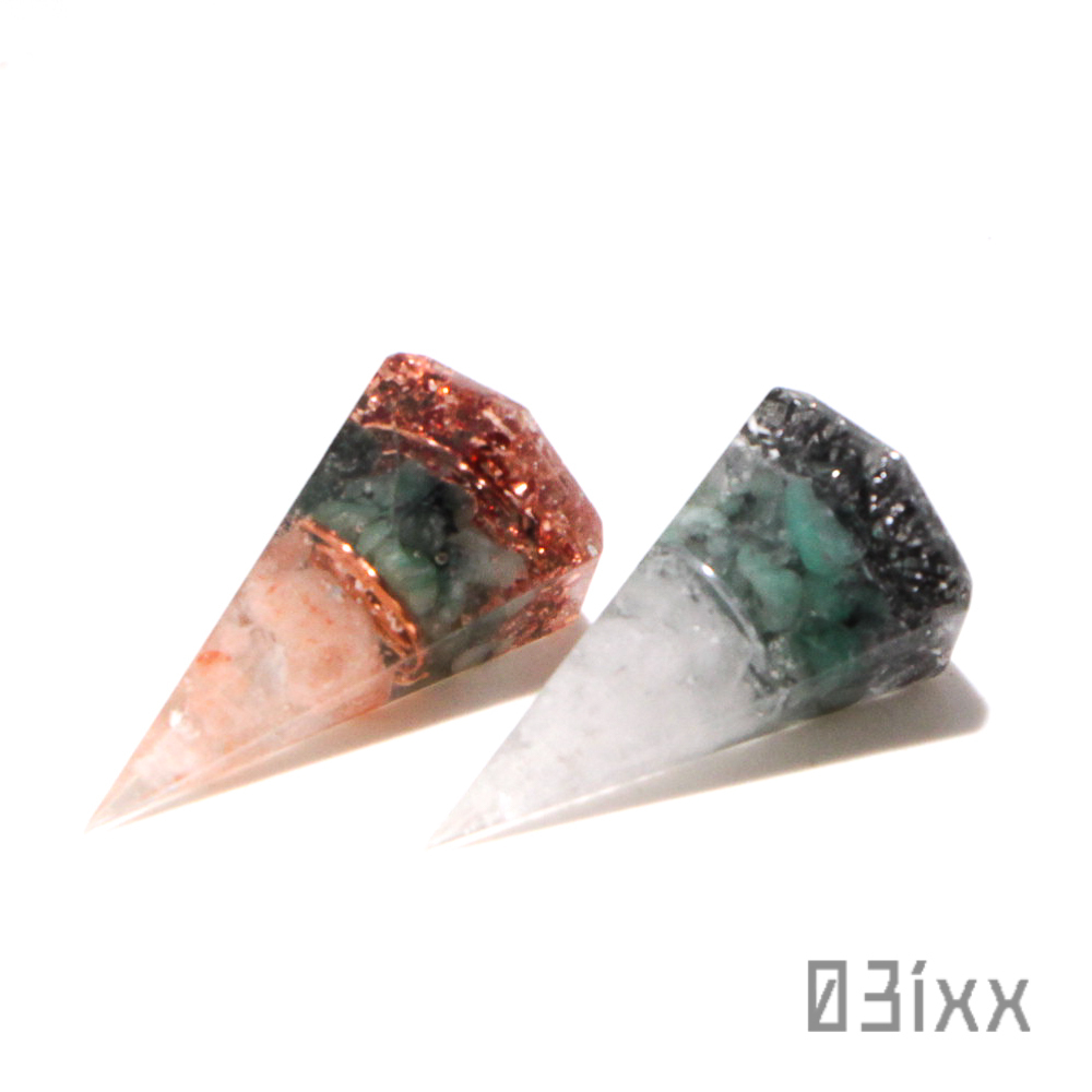 【送料無料・即決】盛塩オルゴナイト 六角錐ミニ 2点セット エメラルド 翠玉 安定の石 天然石 インテリア お守り 盛り塩 【5月誕生石】_画像2