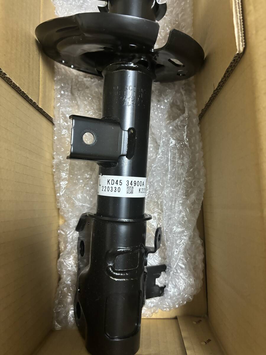 フロント左ショックアブソーバー マツダ CX-5 (LDA-KE2FW)_画像2