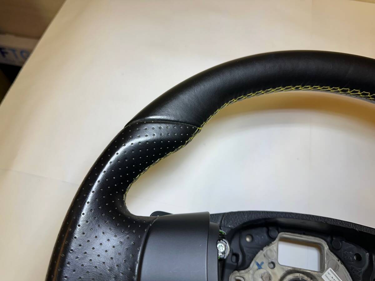 ◇◇VW フォルクスワーゲン純正 ゴルフV GTI ピレリ 限定車用 イエローステッチ VW ゴルフ5・EOS等 USED品 ◇◇_画像6