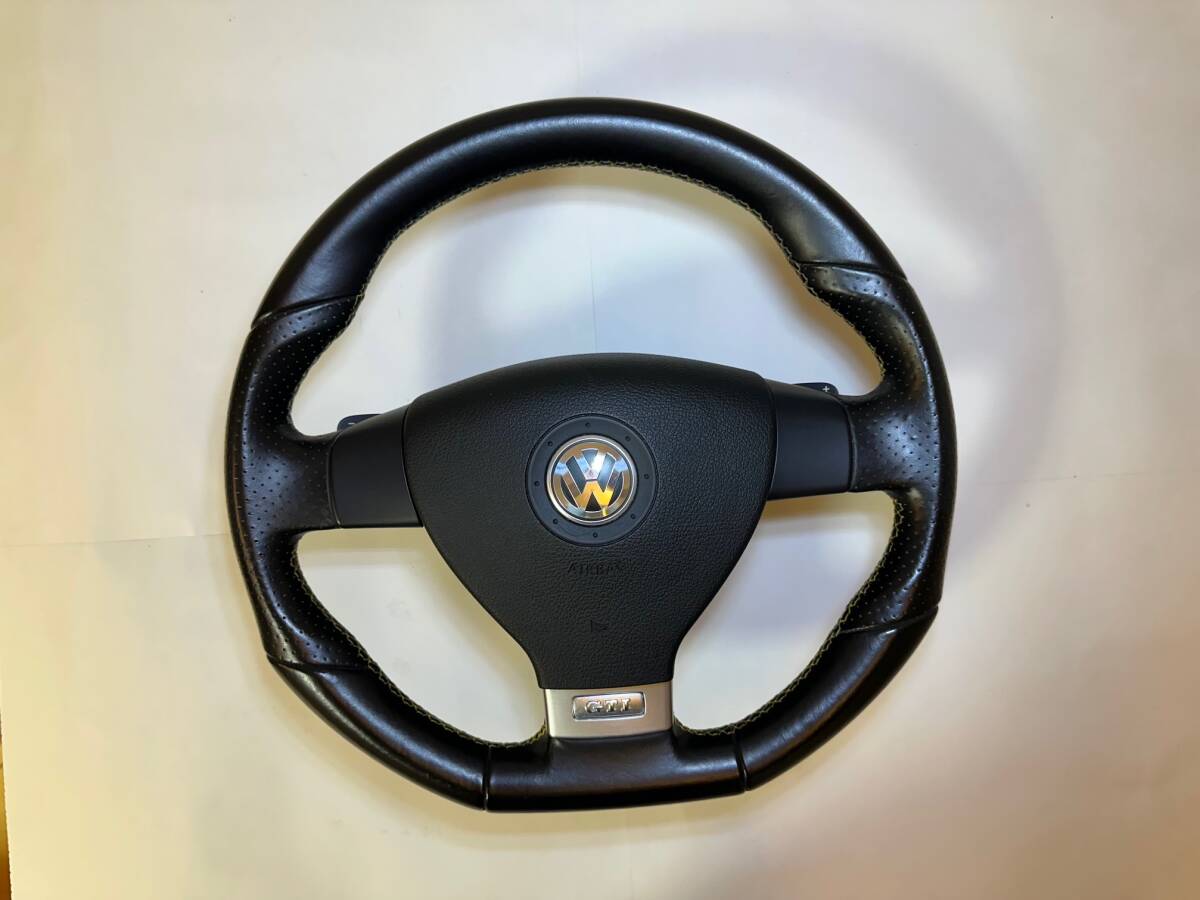 ◇◇VW フォルクスワーゲン純正 ゴルフV GTI ピレリ 限定車用 イエローステッチ VW ゴルフ5・EOS等 USED品 ◇◇_画像1