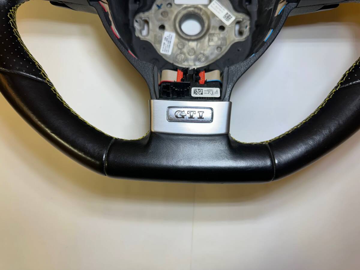 ◇◇VW フォルクスワーゲン純正 ゴルフV GTI ピレリ 限定車用 イエローステッチ VW ゴルフ5・EOS等 USED品 ◇◇_画像3