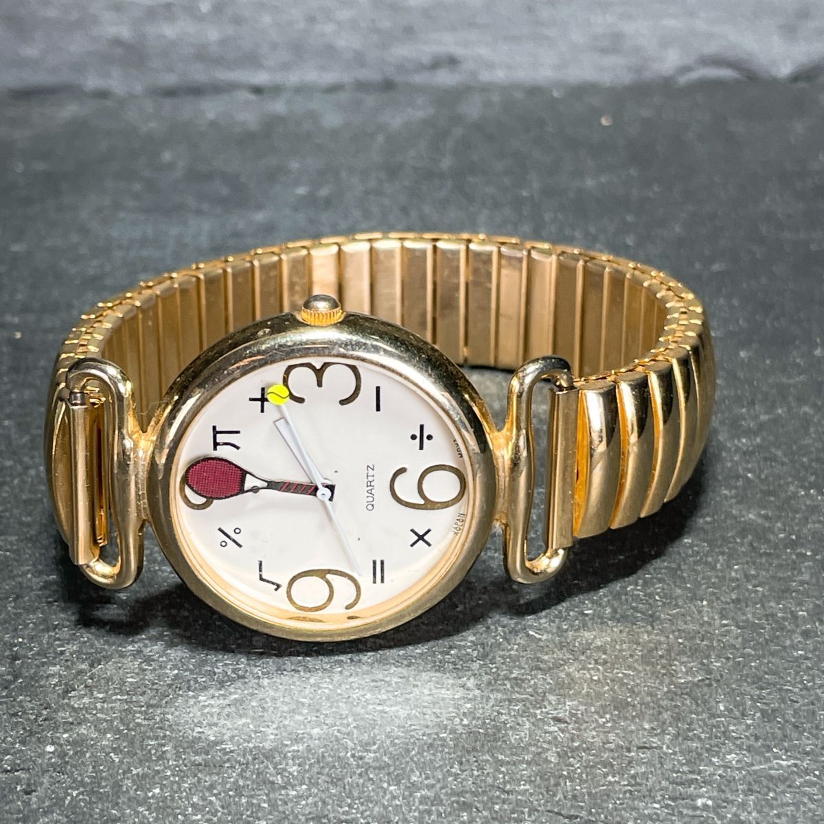 腕時計 アナログ クオーツ 3針 ホワイト文字盤 伸縮バンド メタルバンド ゴールド ラウンド ステンレス 新品電池交換済み 動作確認済み_画像4