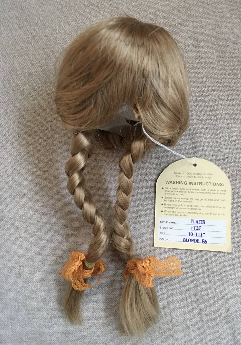 10w ビスクドール用ウィッグ Wee 3 Collection PLAITS(PT2F) サイズ10-11.5インチ BLONDE E6 (ブロンド)_画像8