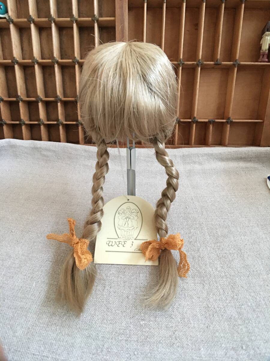 10w ビスクドール用ウィッグ Wee 3 Collection PLAITS(PT2F) サイズ10-11.5インチ BLONDE E6 (ブロンド)_画像1