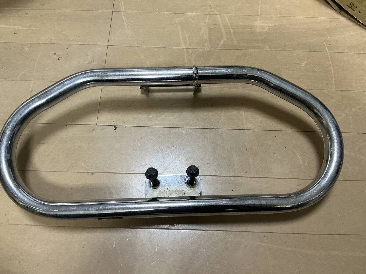 エストレヤ 純正エンジンガード 取付Uボルト付き_画像1