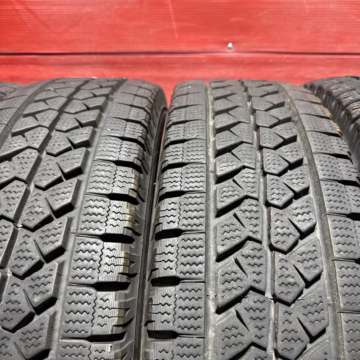 215/85R16 120/118L LT BRIDGESTONE BLIZZAK W979 215/85-16 ブリヂストン　LT スタッドレス　2022年国産　10ミリ以上　5本セット_画像3