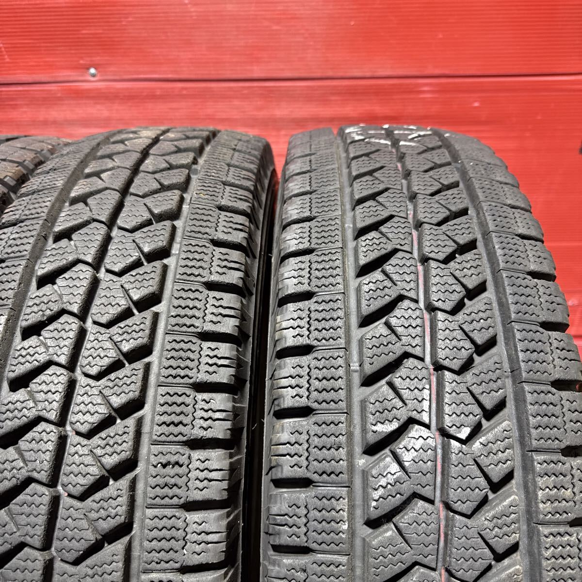 215/85R16 120/118L LT BRIDGESTONE BLIZZAK W979 215/85-16 ブリヂストン　LT スタッドレス　2022年国産　10ミリ以上　5本セット_画像4