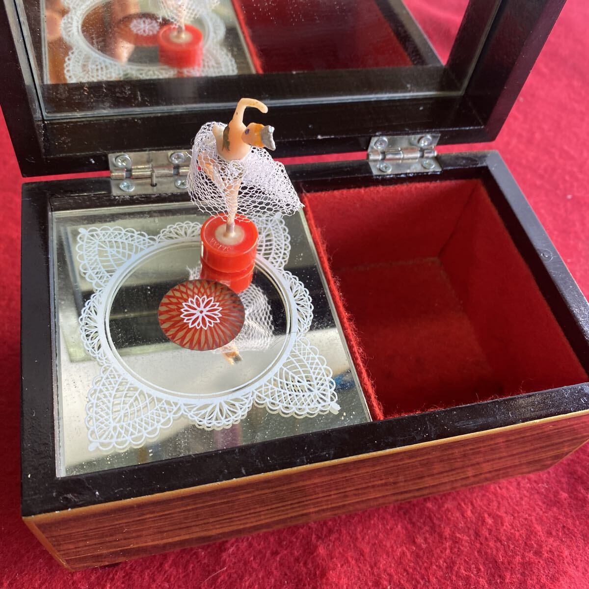 アンティーク 小物 ミラー付きオルゴールBOX MUSICAL BOX バレリーナ 人形付 禁じられた遊び_画像2