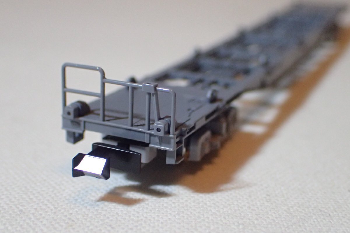 美品 TOMIX 8717 コキ107 コンテナ車 テールランプ付 1両 透け床板 コキ107-383 Nゲージ 貨物列車_画像1