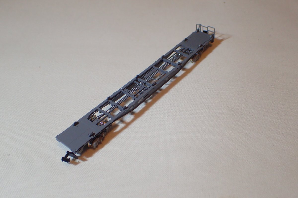 美品 TOMIX 8717 コキ107 コンテナ車 テールランプ付 1両 透け床板 コキ107-383 Nゲージ 貨物列車_画像2