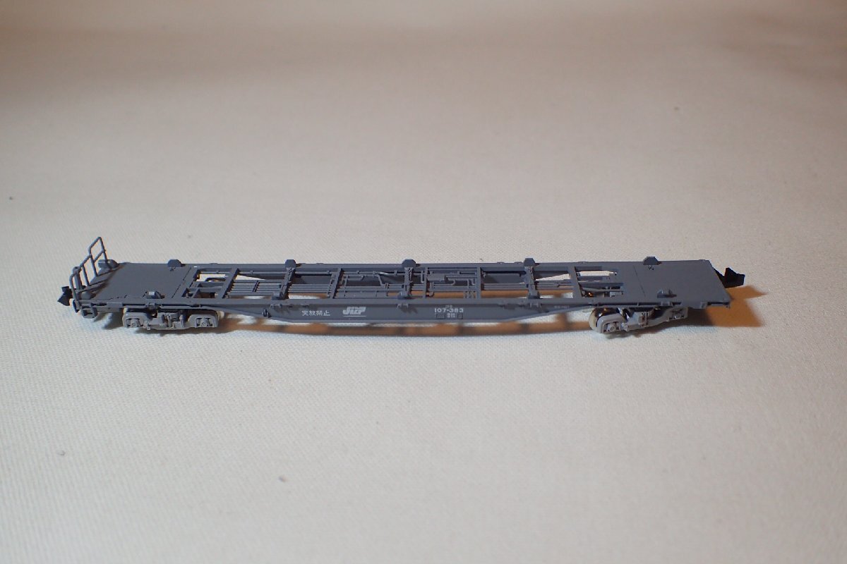 美品 TOMIX 8717 コキ107 コンテナ車 テールランプ付 1両 透け床板 コキ107-383 Nゲージ 貨物列車_画像4