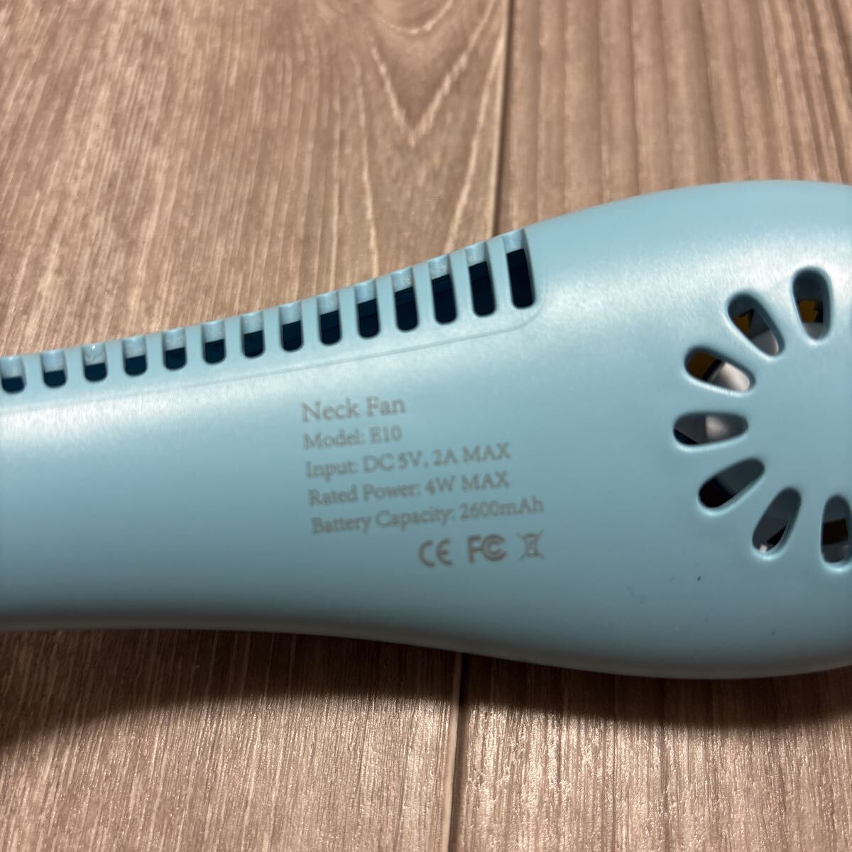 HA1377 E10 заряжающийся шея .. вентилятор шея вентилятор мобильный вентилятор 4 -ступенчатый поток воздуха регулировка чуть более способ момент охлаждающий легкий проект портативный вентилятор детский тихий звук проект USB-C