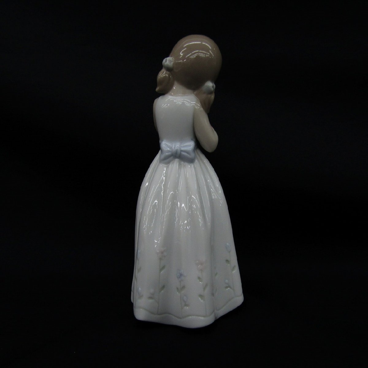 【中古品】LLADRO リヤドロ フィギュリン 6973 「わが家のプリンセス」 置物 本體のみ 11953506 1019