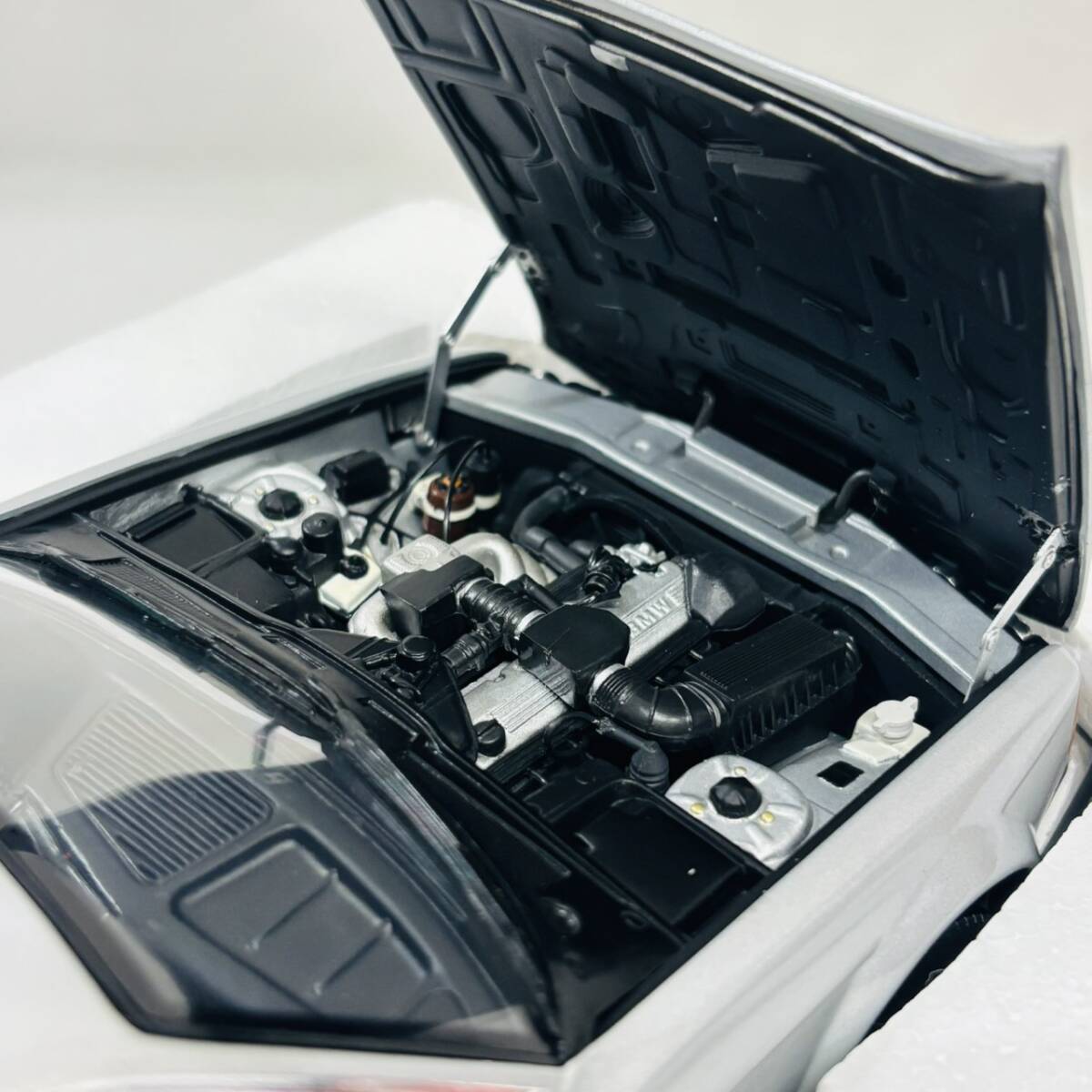 【完品】 ミニチャンプス MINICHAMPS BMW 730i 1987 1/18 ミニカー 車 / Silver シルバー_画像6