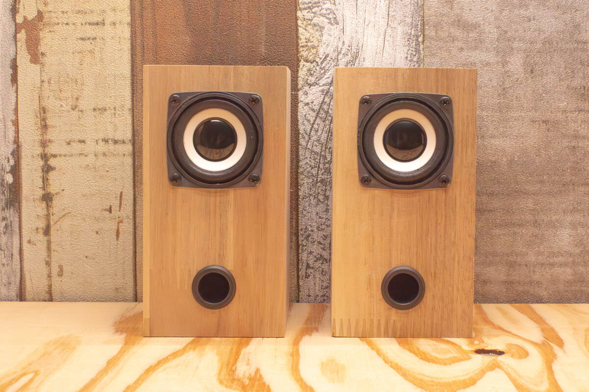 【訳アリ処分品】組立済 9mm厚 MDF 前面アカシヤ集成材 前面バスレフ エンクロージャー キャン・ドゥ550円スピーカーの画像3