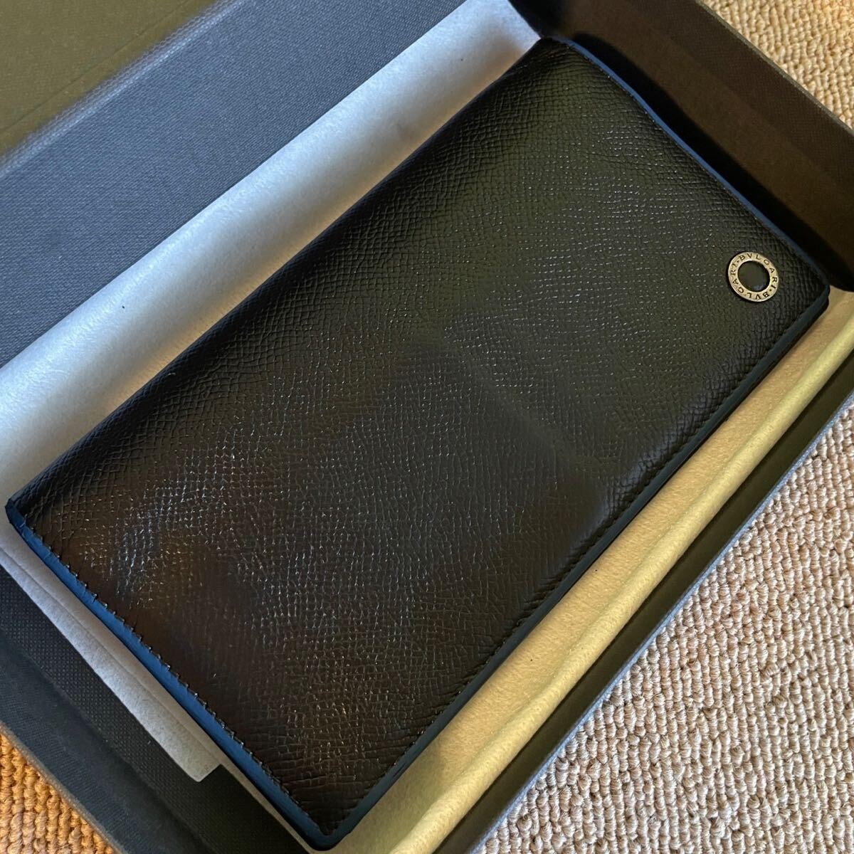  один иен прекрасный товар BVLGAR BVLGARY Be Zero длинный бумажник Logo любитель Be Zero складывающийся пополам черный длинный кошелек bai цвет 