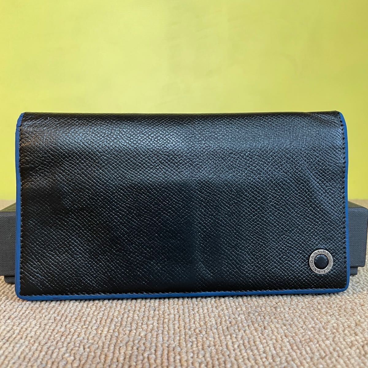  один иен прекрасный товар BVLGAR BVLGARY Be Zero длинный бумажник Logo любитель Be Zero складывающийся пополам черный длинный кошелек bai цвет 