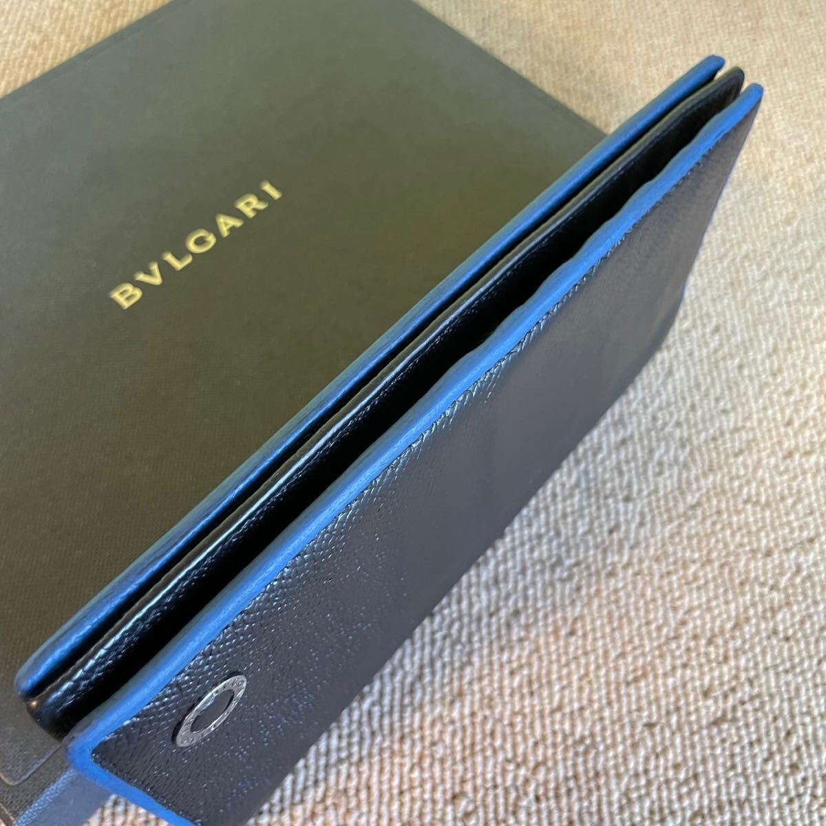  один иен прекрасный товар BVLGAR BVLGARY Be Zero длинный бумажник Logo любитель Be Zero складывающийся пополам черный длинный кошелек bai цвет 