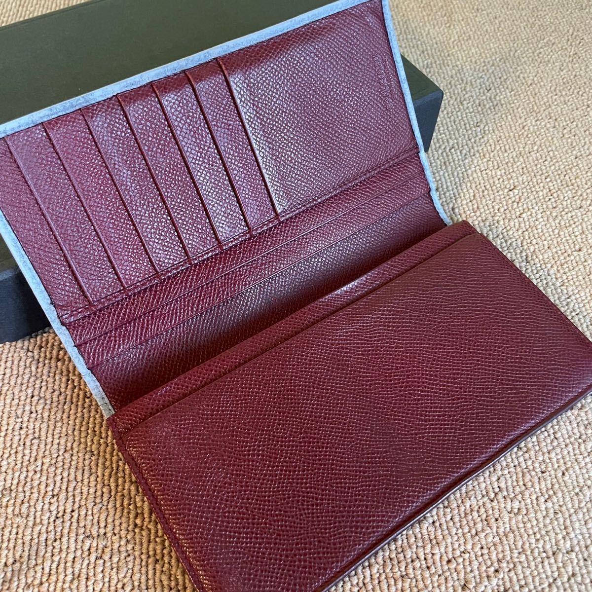  один иен прекрасный товар BVLGARI BVLGARY длинный бумажник Be Zero длинный кошелек складывающийся пополам раунд застежка-молния black two-tone 